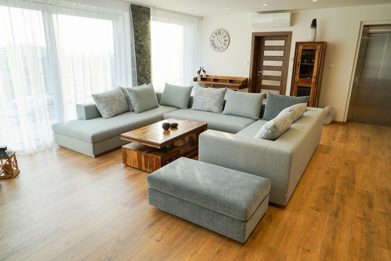 Luxury Villa Moravany nad Váhom Eksteriør billede
