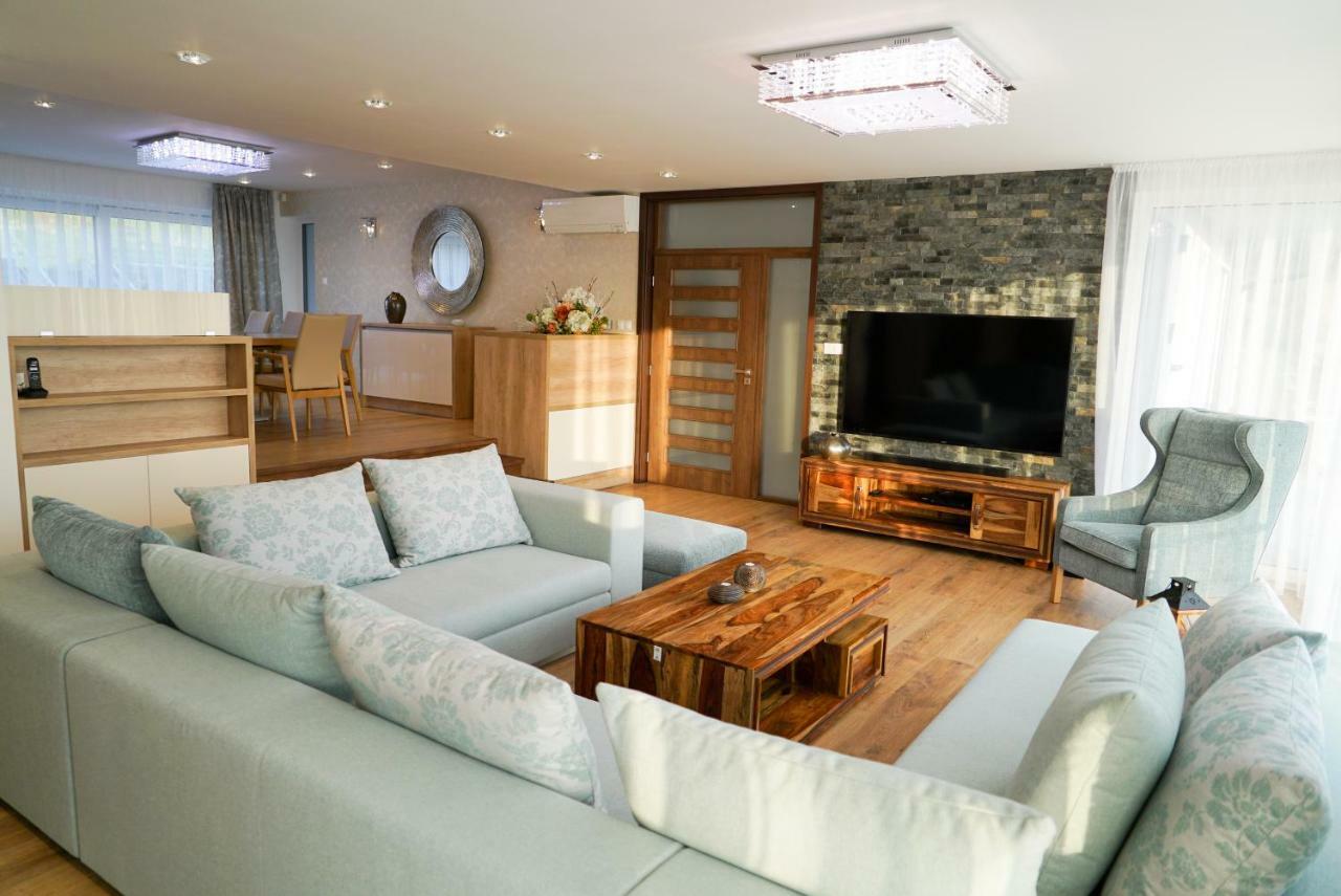Luxury Villa Moravany nad Váhom Eksteriør billede