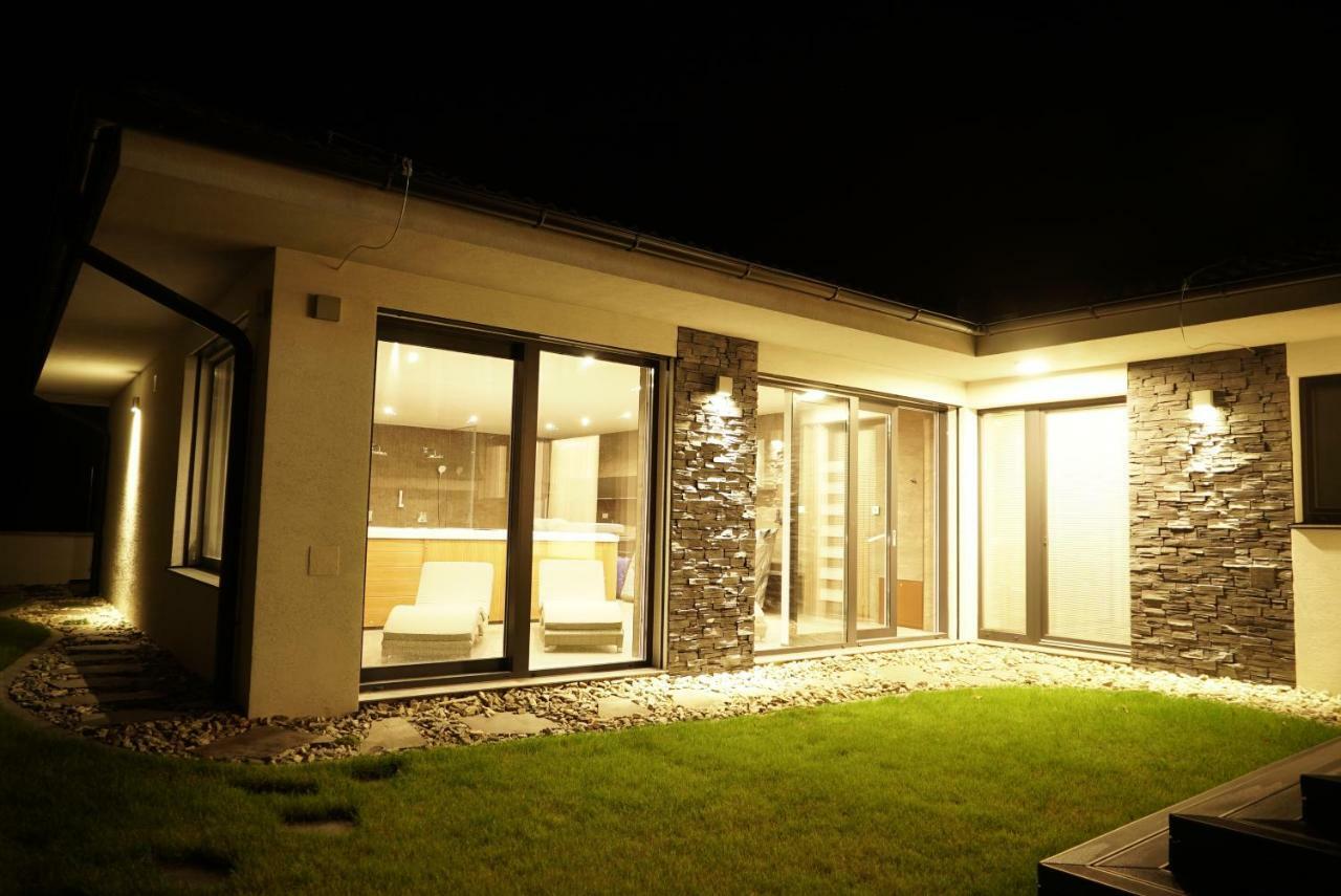Luxury Villa Moravany nad Váhom Eksteriør billede